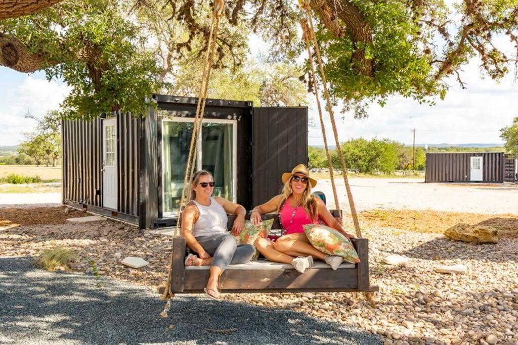 The Container Retreat @ 290 Wine Trail #9 Get Away Today! Hye Экстерьер фото